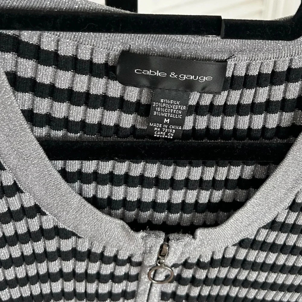 Cable & Gauge Silk Blend Ribbed Stretch Sweater M - Picture 4 of 6